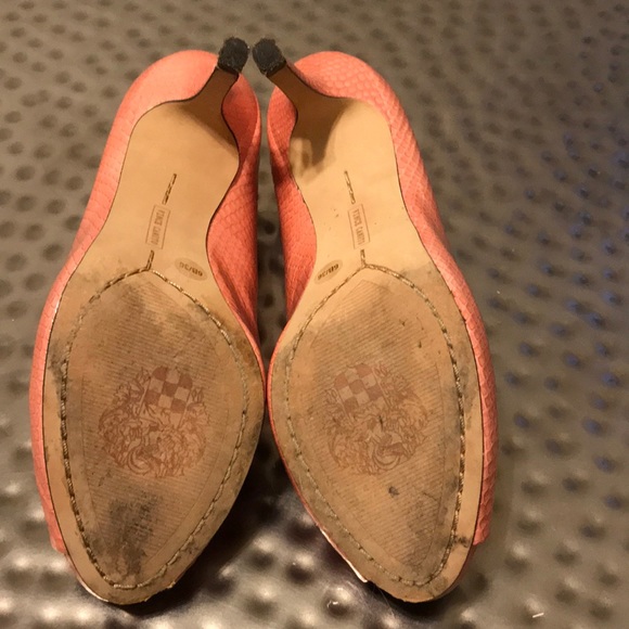 Vince Camuto coral peep toe pumps - Picture 7 of 8